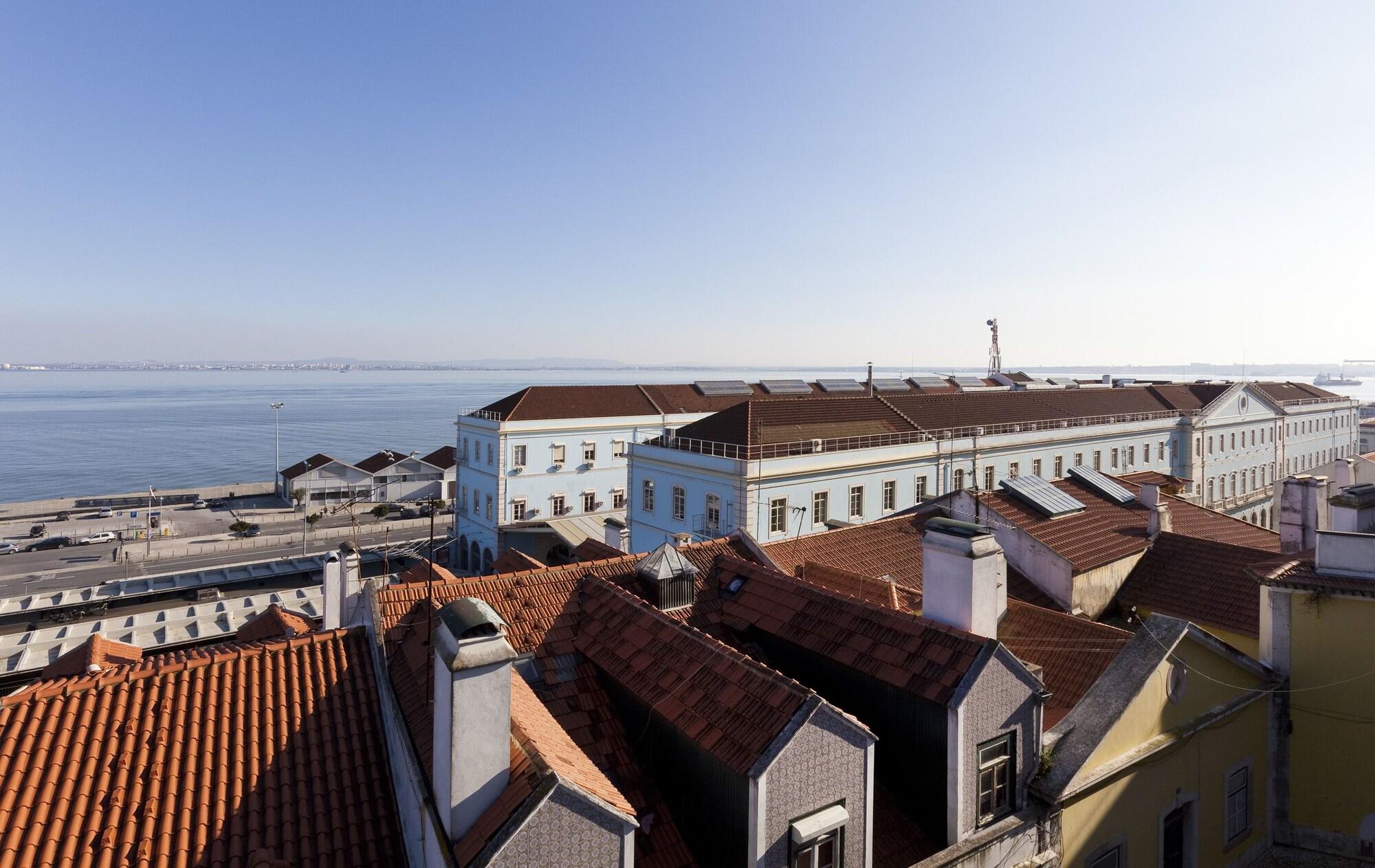 Hello Lisbon Santa Apolonia Apartments Buitenkant foto
